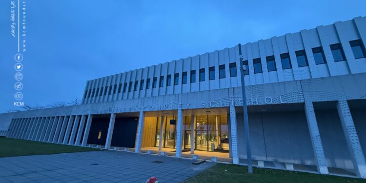 اليوم الاول من جلسات محاكمة حسناء المتهمة بالانضمام إلى تنظيم داعش، في هولندا